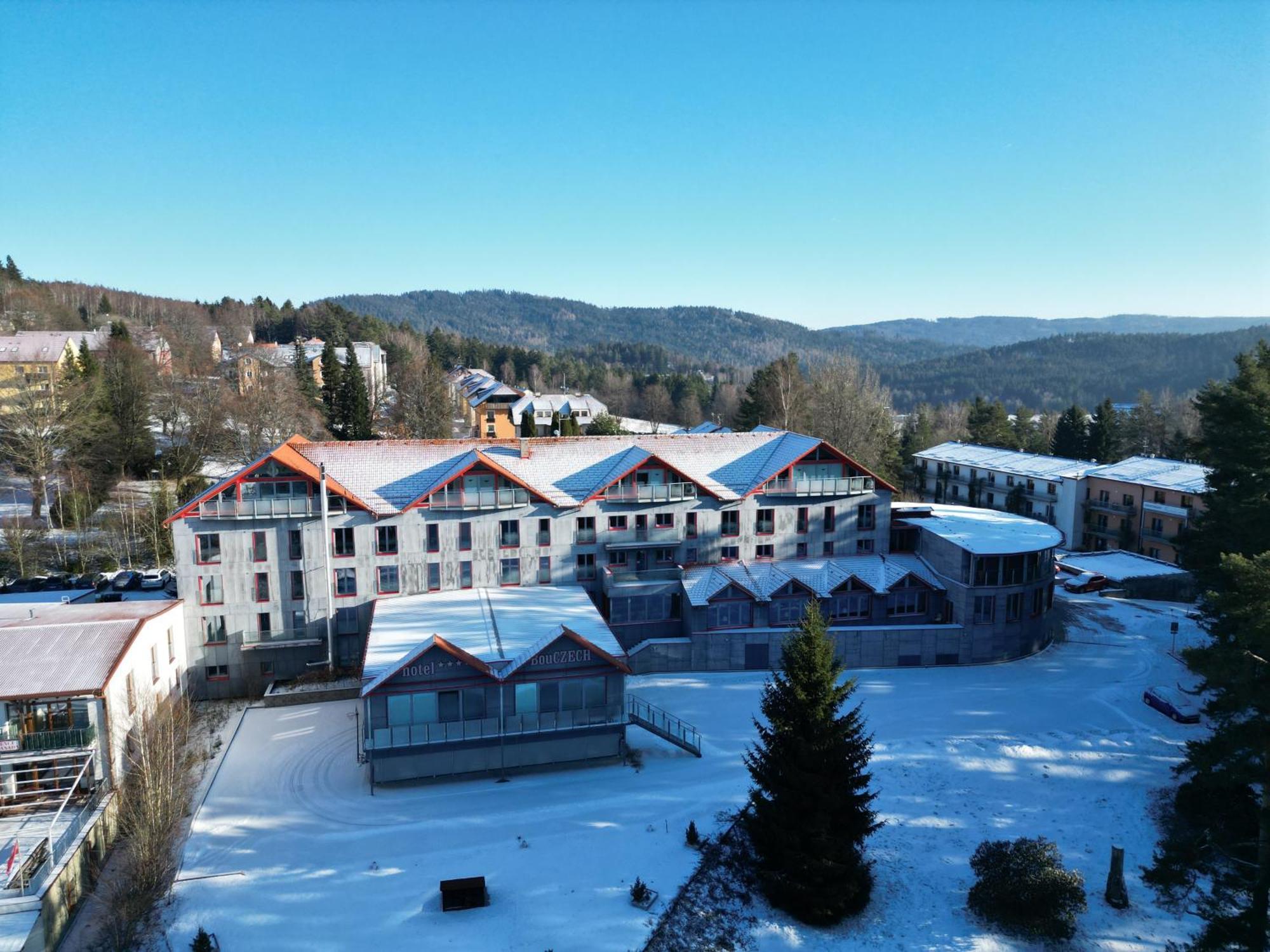 Hotel Bouczech Lipno nad Vltavou Eksteriør billede